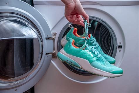 Je schoenen in de wasmachine doen, wanneer kan dit wel en.